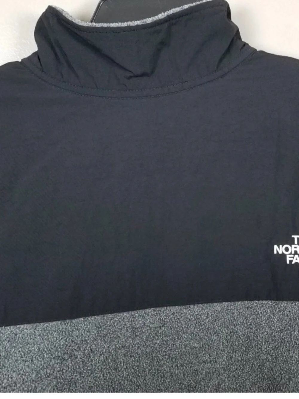The North Face Men’s XL Gray Black Colorblock Fleece Snap Neck Pullover Jacket